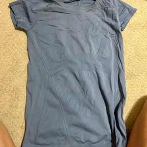 Athleta Pewter Blue FittedT-Shirt Short Sleeve
